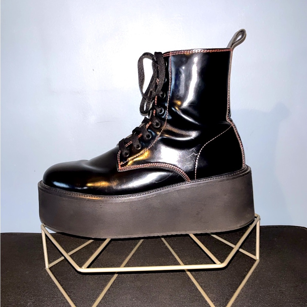 Steve Madden MENS Combat Platform boots.
